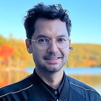 Headshot of Gonzalo Cruz